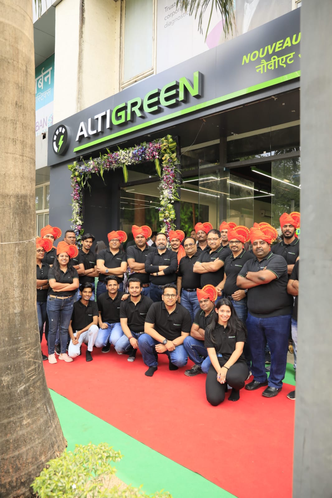 Altigreen Team during the Altigreen Retail Experience Centre launch at Vidyavihar by the hands of Karan Tacker – Actor as the chief guest