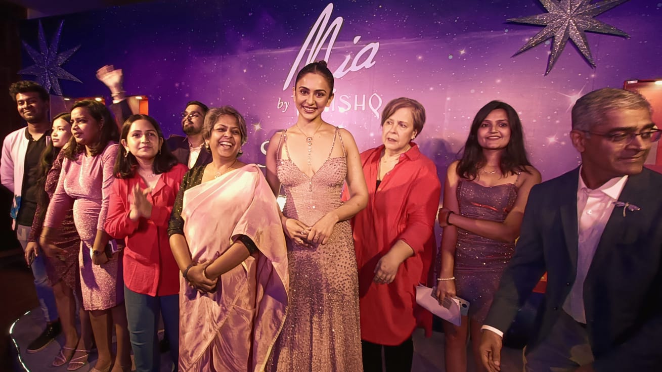 MIA BY TANISHQ ROPES IN RAKUL PREET SINGH FOR IT'S 'STARBURST ...