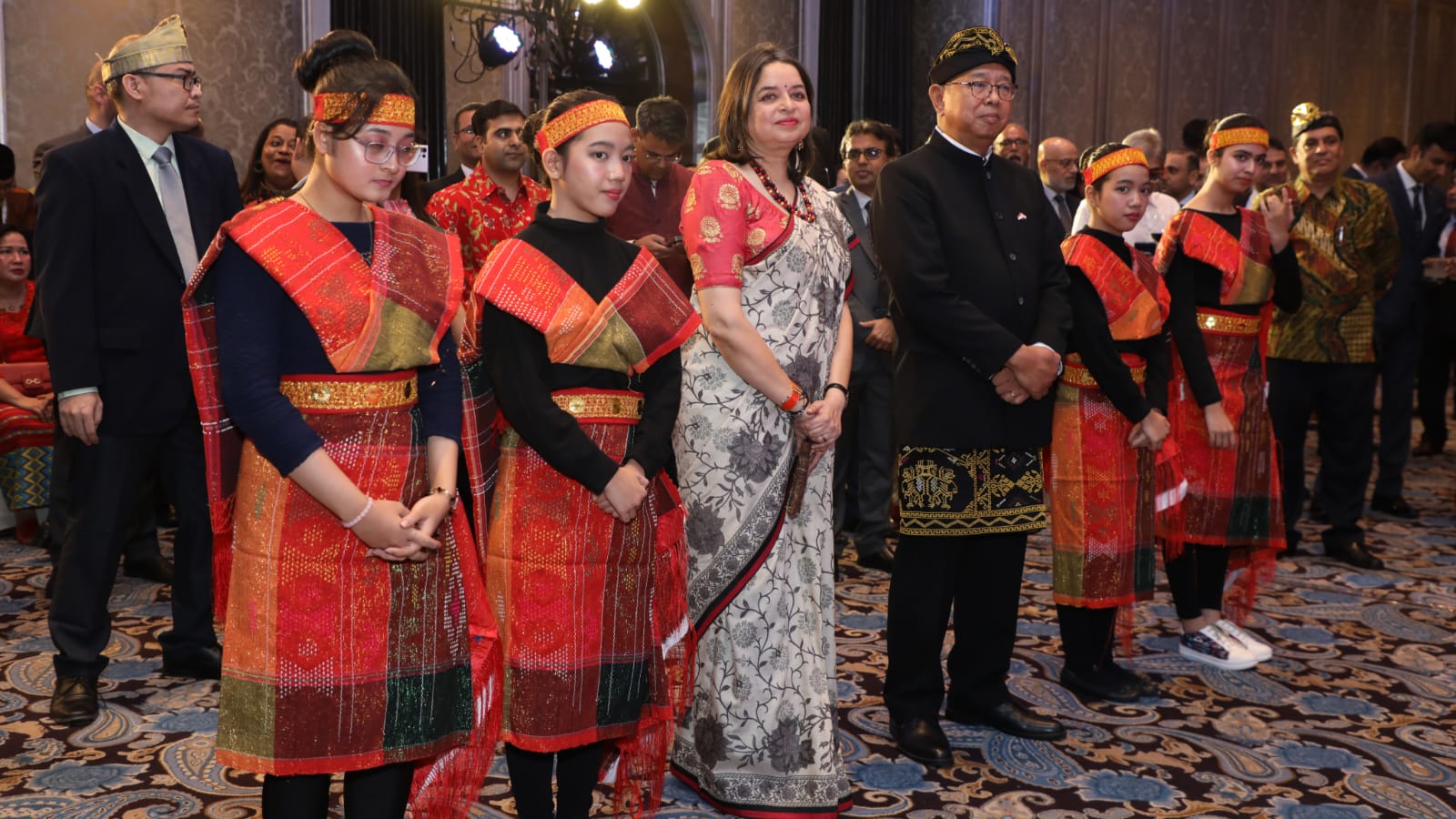 Consul Of Indonesia Celebrated Indonesia S Th Independence Day In Mumbai Embracing The Beauty